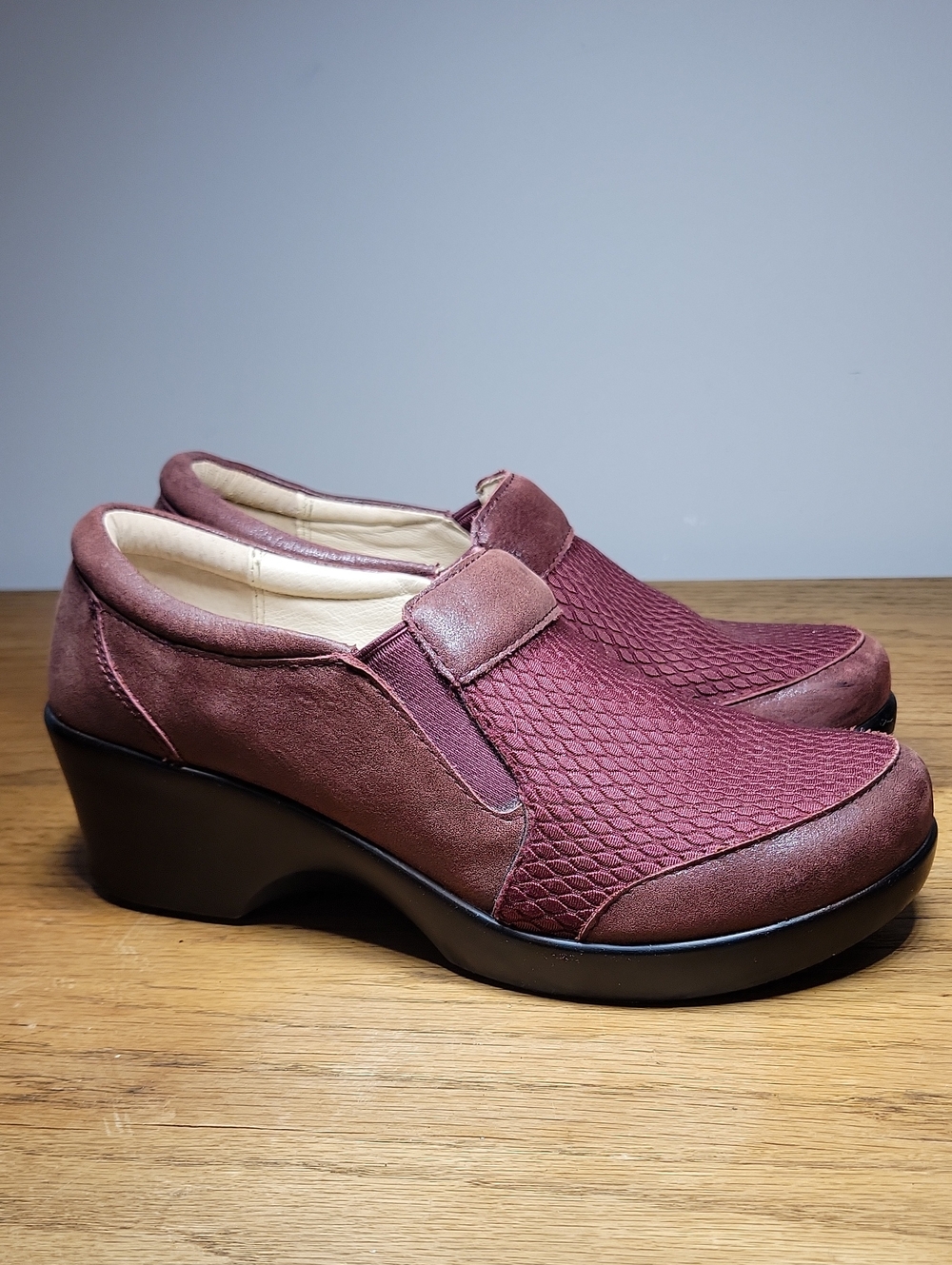 Alegria ERY-473 Slip On Clog Size 37 Purple Burgundy Leather Wedge Heel Comfort